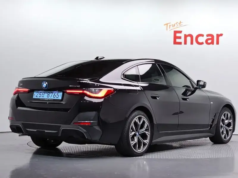 2023 BMW i4 с пробегом 46 337 км