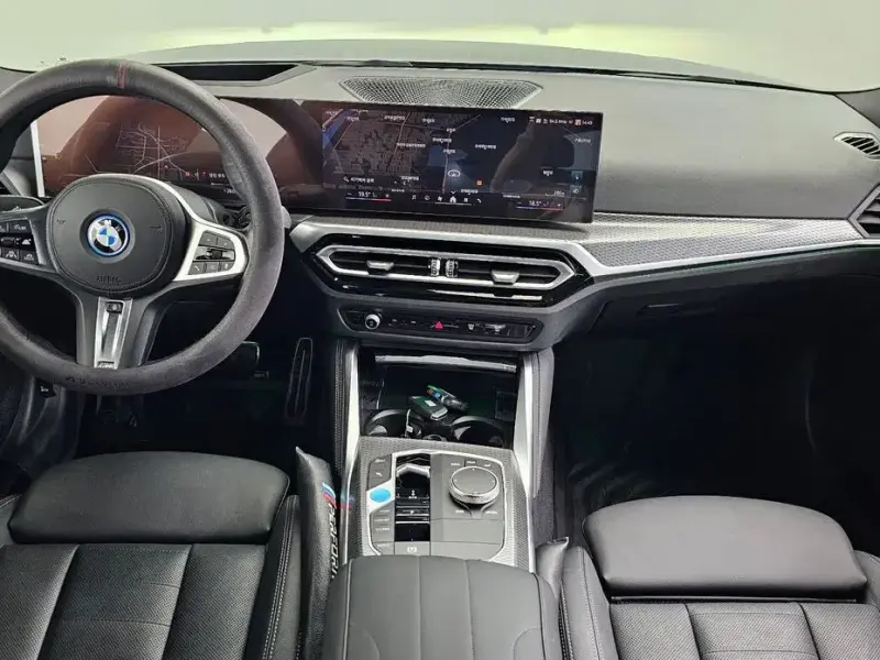 2023 BMW i4 с пробегом 46 337 км