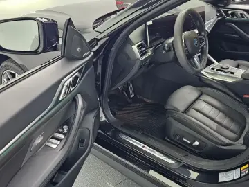 2023 BMW i4 с пробегом 46 337 км