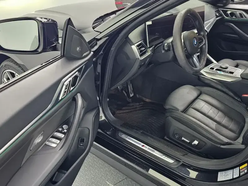 2023 BMW i4 с пробегом 46 337 км
