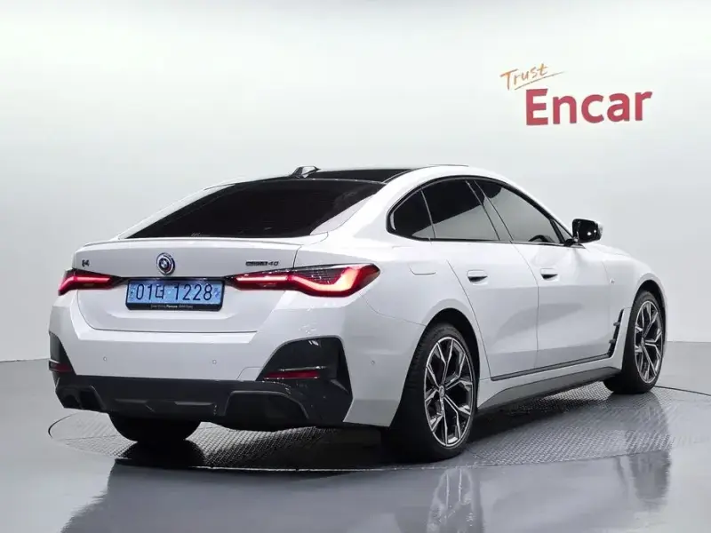 2024 BMW i4 с пробегом 40 210 км