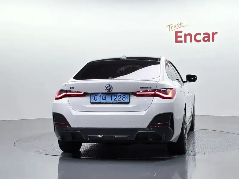 2024 BMW i4 с пробегом 40 210 км