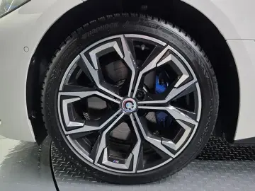 2024 BMW i4 с пробегом 40 210 км