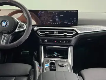 2023 BMW i4 с пробегом 46 337 км