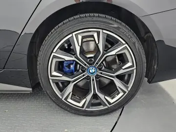 2023 BMW i4 с пробегом 46 337 км