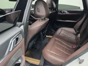 2024 BMW i4 с пробегом 40 210 км