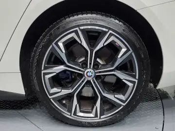 2024 BMW i4 с пробегом 40 210 км