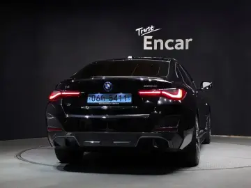 2023 BMW i4 с пробегом 68 016 км