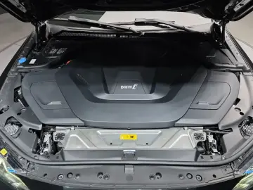 2023 BMW i4 с пробегом 68 016 км