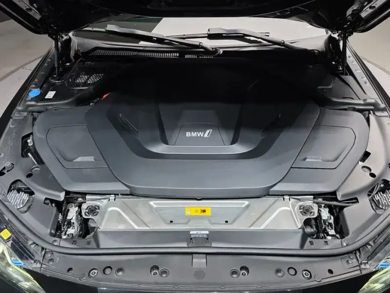 2023 BMW i4 с пробегом 68 016 км