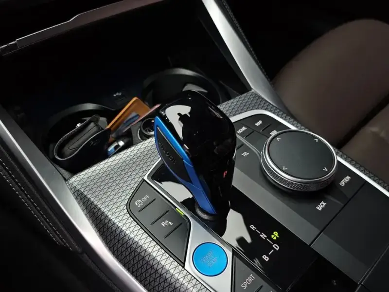 2023 BMW i4 с пробегом 68 016 км