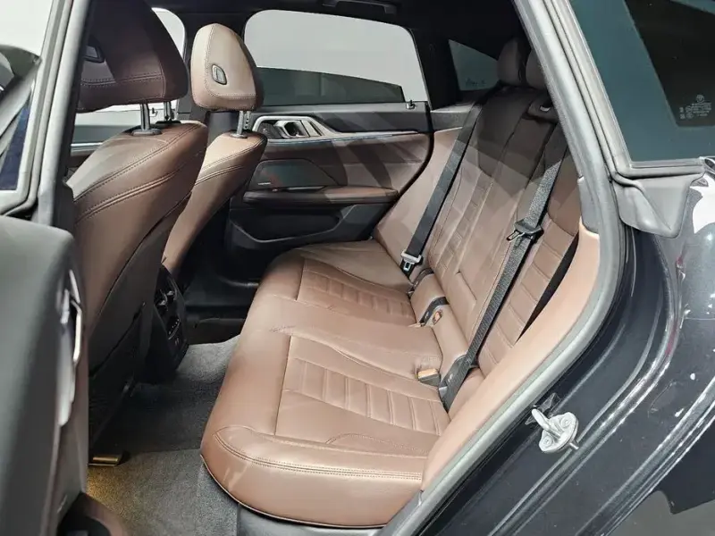 2023 BMW i4 с пробегом 68 016 км