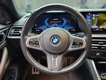 2023 BMW i4 с пробегом 68 016 км
