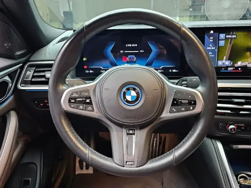 2023 BMW i4 с пробегом 68 016 км