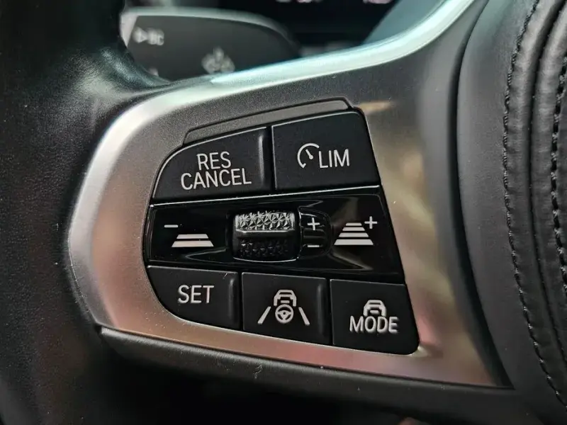 2023 BMW i4 с пробегом 68 016 км