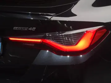 2023 BMW i4 с пробегом 68 016 км