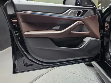 2023 BMW i4 с пробегом 68 016 км