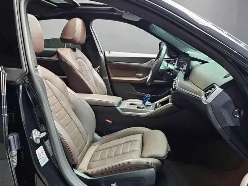 2023 BMW i4 с пробегом 68 016 км