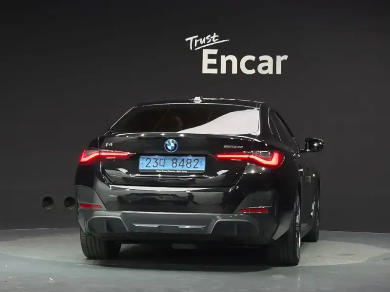 2022 BMW i4 с пробегом 86 607 км
