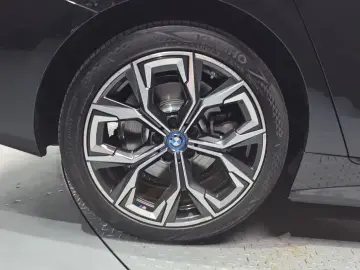 2022 BMW i4 с пробегом 86 607 км