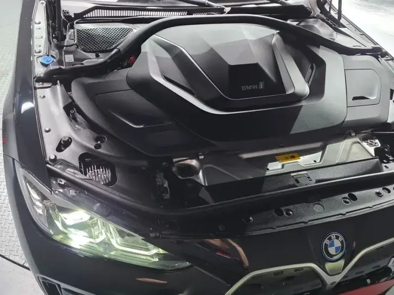 2022 BMW i4 с пробегом 86 607 км