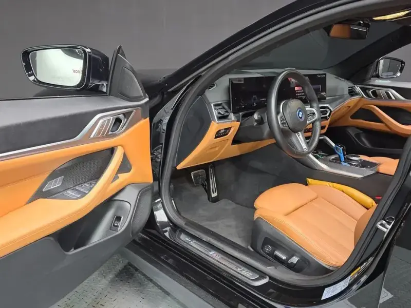 2022 BMW i4 с пробегом 86 607 км