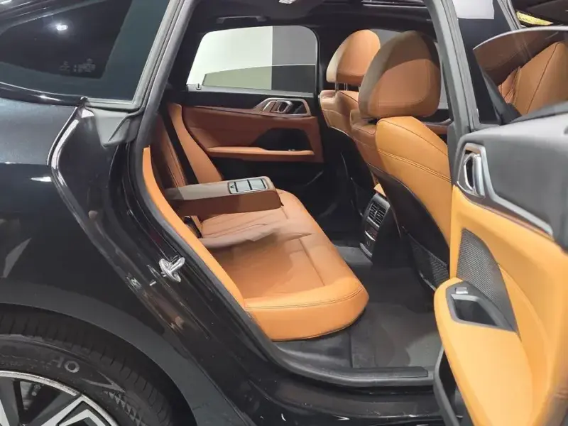 2022 BMW i4 с пробегом 86 607 км