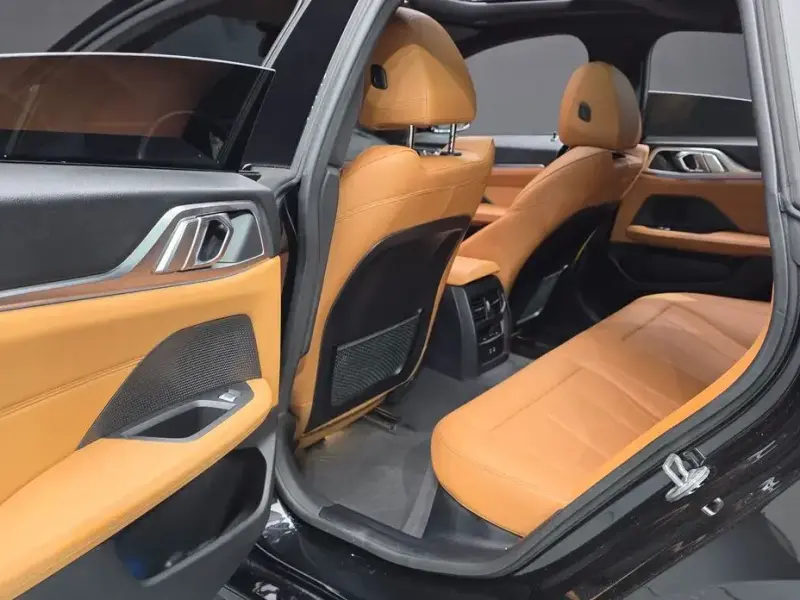 2022 BMW i4 с пробегом 86 607 км