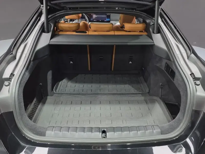 2022 BMW i4 с пробегом 86 607 км