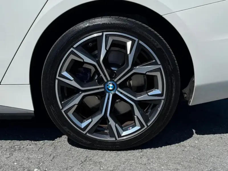 2023 BMW i4 с пробегом 62 422 км
