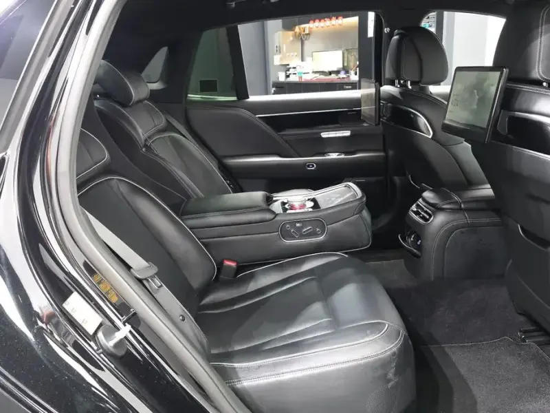 2023 Genesis G90 с пробегом 46 207 км