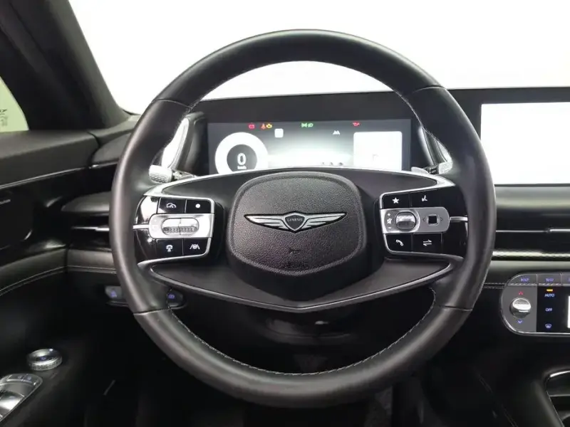 2023 Genesis G90 с пробегом 46 207 км