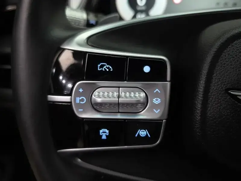2023 Genesis G90 с пробегом 46 207 км