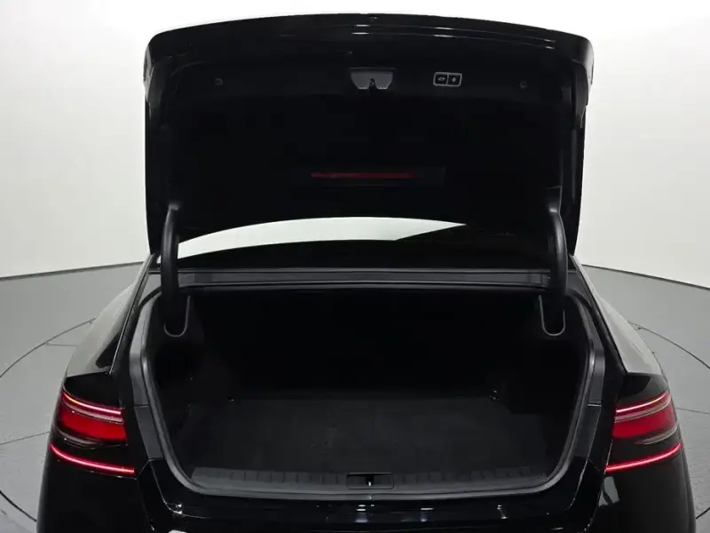 2023 Genesis G90 с пробегом 46 207 км