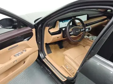 2023 Genesis G90 с пробегом 22 614 км