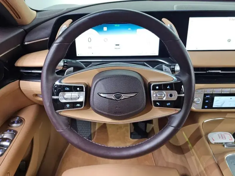 2023 Genesis G90 с пробегом 22 614 км
