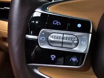 2023 Genesis G90 с пробегом 22 614 км