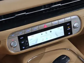 2023 Genesis G90 с пробегом 22 614 км