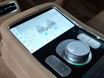2023 Genesis G90 с пробегом 22 614 км