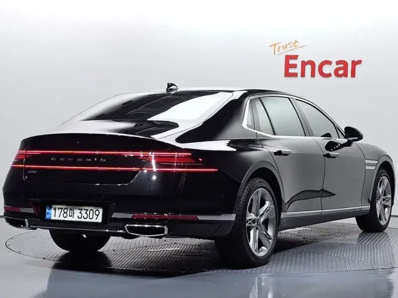 2023 Genesis G90 с пробегом 73 282 км