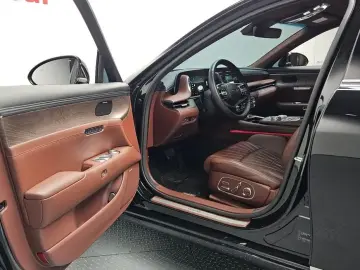 2023 Genesis G90 с пробегом 73 282 км