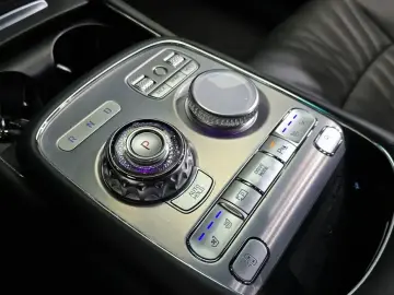 2023 Genesis G90 с пробегом 49 381 км