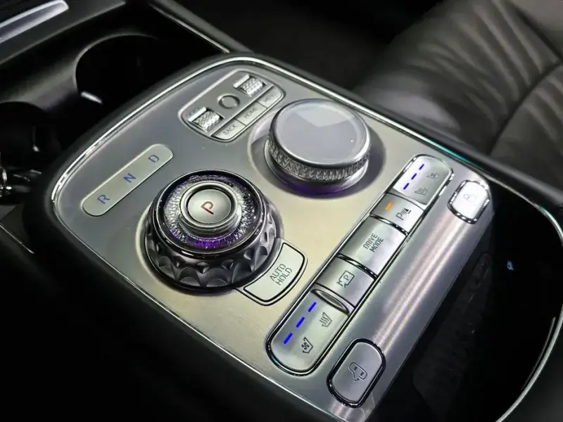 2023 Genesis G90 с пробегом 49 381 км