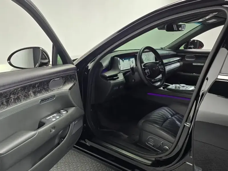 2023 Genesis G90 с пробегом 49 381 км