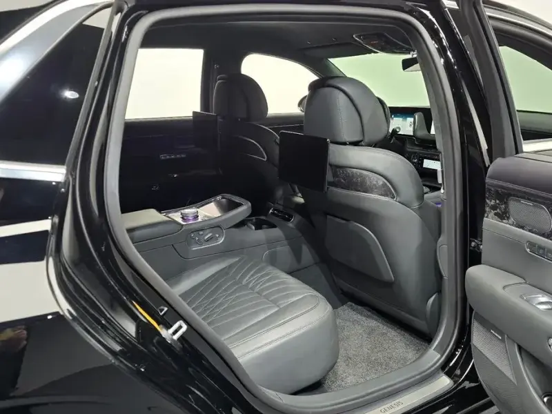2023 Genesis G90 с пробегом 49 381 км