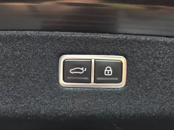 2023 Genesis G90 с пробегом 49 381 км