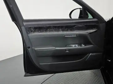 2023 Genesis G90 с пробегом 49 381 км