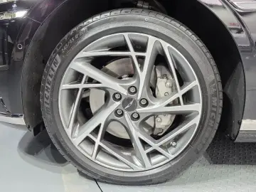 2023 Genesis G90 с пробегом 53 379 км