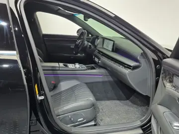 2023 Genesis G90 с пробегом 49 381 км