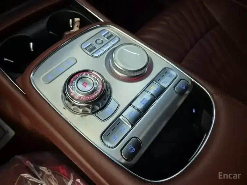 2023 Genesis G90 с пробегом 80 104 км